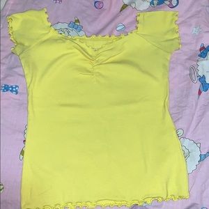 HOLLISTER yellow scrunched top